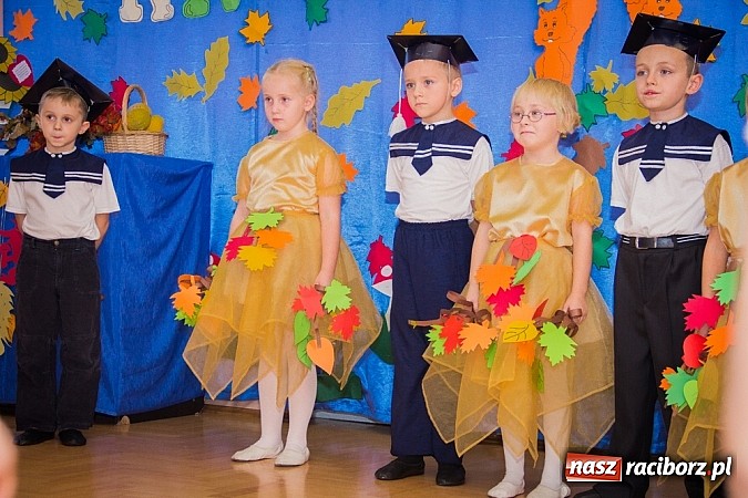 Zdjęcie w galerii na portalu naszraciborz.pl: Pasowanie na starszaka w Przedszkolu nr 11 wiadomości z regionu