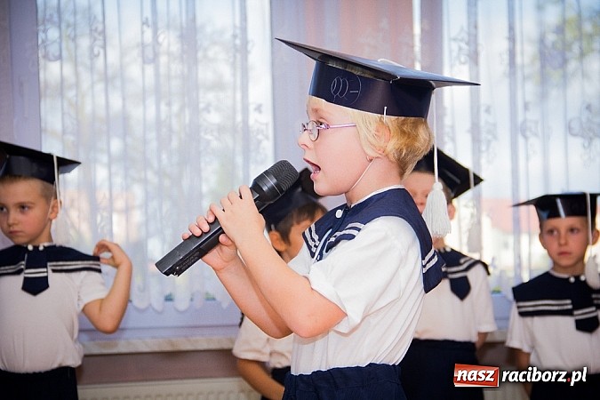 Zdjęcie w galerii na portalu naszraciborz.pl: Pasowanie na starszaka w Przedszkolu nr 11 wiadomości z regionu