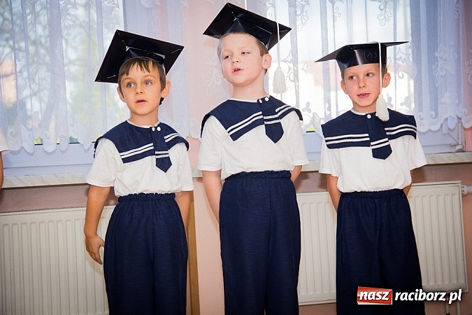 Zdjęcie w galerii na portalu naszraciborz.pl: Pasowanie na starszaka w Przedszkolu nr 11 wiadomości z regionu