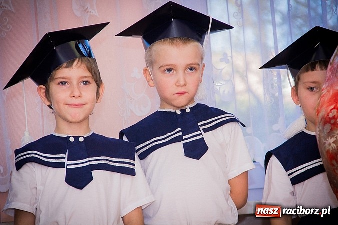 Zdjęcie w galerii na portalu naszraciborz.pl: Pasowanie na starszaka w Przedszkolu nr 11 wiadomości z regionu