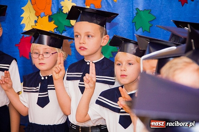 Zdjęcie w galerii na portalu naszraciborz.pl: Pasowanie na starszaka w Przedszkolu nr 11 wiadomości z regionu