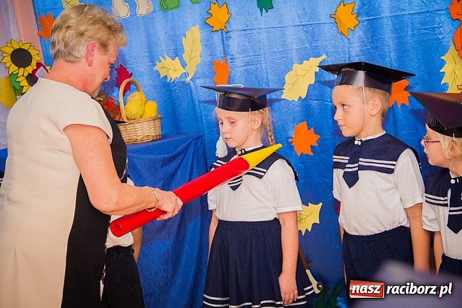 Zdjęcie w galerii na portalu naszraciborz.pl: Pasowanie na starszaka w Przedszkolu nr 11 wiadomości z regionu