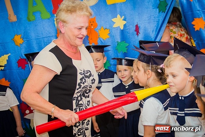 Zdjęcie w galerii na portalu naszraciborz.pl: Pasowanie na starszaka w Przedszkolu nr 11 wiadomości z regionu