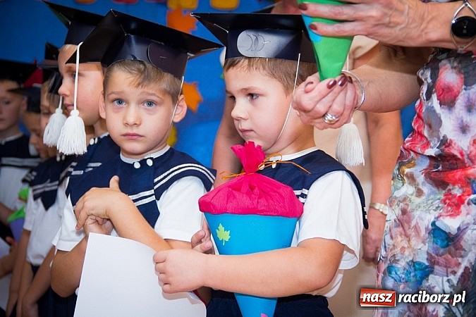 Zdjęcie w galerii na portalu naszraciborz.pl: Pasowanie na starszaka w Przedszkolu nr 11 wiadomości z regionu