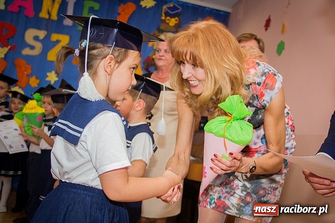 Zdjęcie w galerii na portalu naszraciborz.pl: Pasowanie na starszaka w Przedszkolu nr 11 wiadomości z regionu
