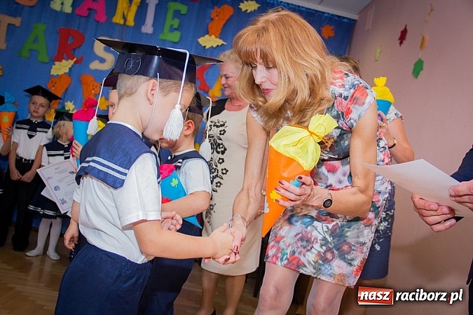 Zdjęcie w galerii na portalu naszraciborz.pl: Pasowanie na starszaka w Przedszkolu nr 11 wiadomości z regionu