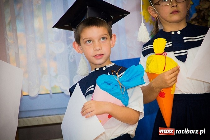 Zdjęcie w galerii na portalu naszraciborz.pl: Pasowanie na starszaka w Przedszkolu nr 11 wiadomości z regionu