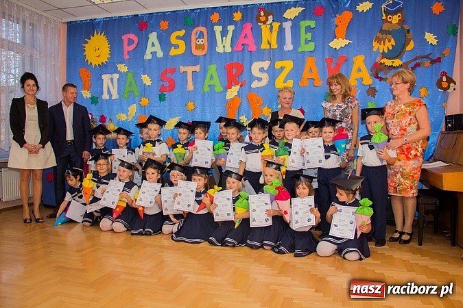 Zdjęcie w galerii na portalu naszraciborz.pl: Pasowanie na starszaka w Przedszkolu nr 11 wiadomości z regionu