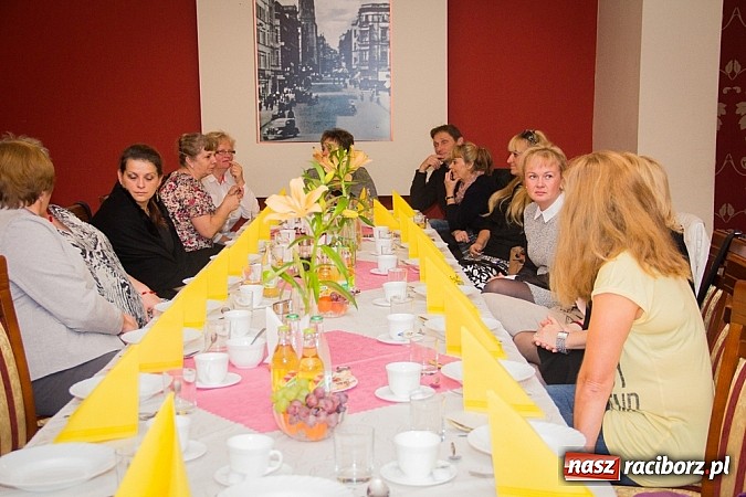 Zdjęcie w galerii na portalu naszraciborz.pl: Nauczyciele świętowali w Raciborskiej wiadomości z regionu