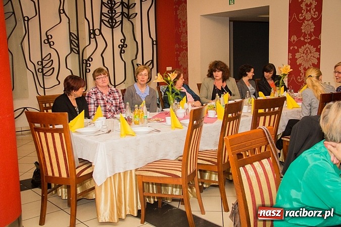 Zdjęcie w galerii na portalu naszraciborz.pl: Nauczyciele świętowali w Raciborskiej wiadomości z regionu