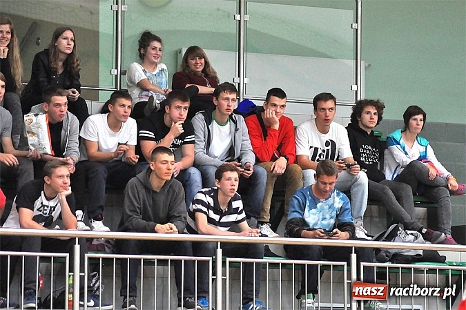 Zdjęcie w galerii na portalu naszraciborz.pl: Raciborscy koszykarze nie dali rady Dąbrowie Górniczej wiadomości z regionu