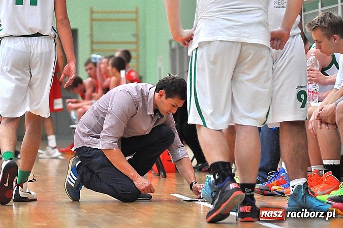 Zdjęcie w galerii na portalu naszraciborz.pl: Raciborscy koszykarze nie dali rady Dąbrowie Górniczej wiadomości z regionu