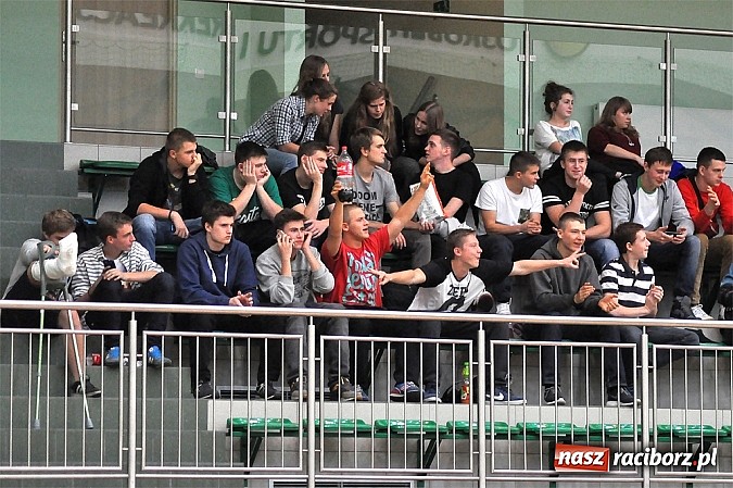 Zdjęcie w galerii na portalu naszraciborz.pl: Raciborscy koszykarze nie dali rady Dąbrowie Górniczej wiadomości z regionu