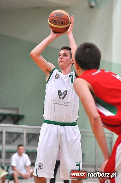 Zdjęcie w galerii na portalu naszraciborz.pl: Raciborscy koszykarze nie dali rady Dąbrowie Górniczej wiadomości z regionu