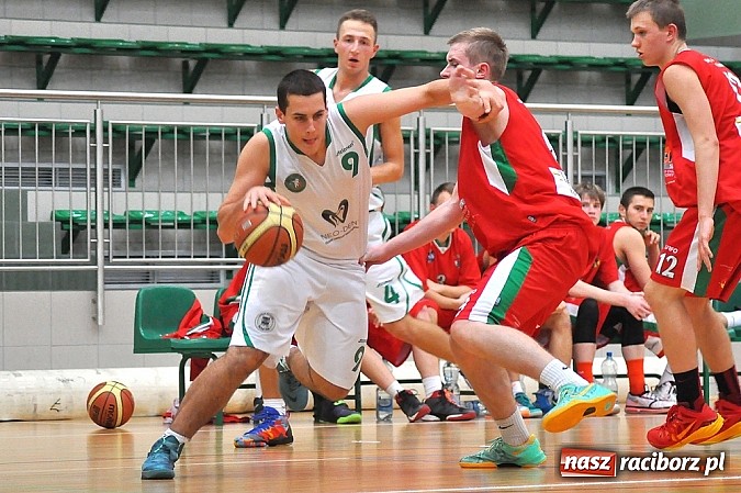 Zdjęcie w galerii na portalu naszraciborz.pl: Raciborscy koszykarze nie dali rady Dąbrowie Górniczej wiadomości z regionu