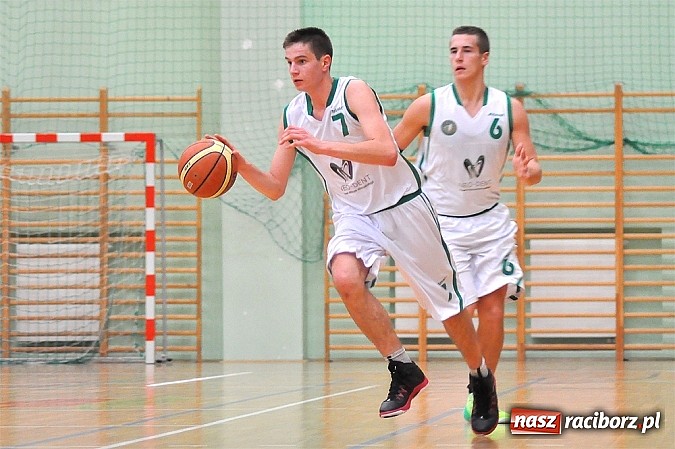 Zdjęcie w galerii na portalu naszraciborz.pl: Raciborscy koszykarze nie dali rady Dąbrowie Górniczej wiadomości z regionu