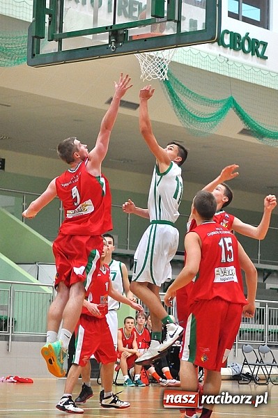 Zdjęcie w galerii na portalu naszraciborz.pl: Raciborscy koszykarze nie dali rady Dąbrowie Górniczej wiadomości z regionu