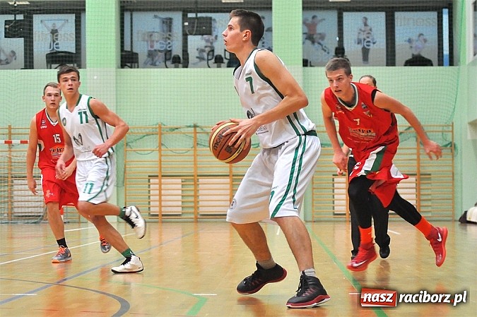 Zdjęcie w galerii na portalu naszraciborz.pl: Raciborscy koszykarze nie dali rady Dąbrowie Górniczej wiadomości z regionu