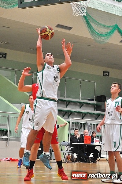 Zdjęcie w galerii na portalu naszraciborz.pl: Raciborscy koszykarze nie dali rady Dąbrowie Górniczej wiadomości z regionu