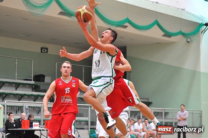 Zdjęcie w galerii na portalu naszraciborz.pl: Raciborscy koszykarze nie dali rady Dąbrowie Górniczej wiadomości z regionu