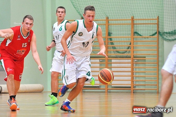 Zdjęcie w galerii na portalu naszraciborz.pl: Raciborscy koszykarze nie dali rady Dąbrowie Górniczej wiadomości z regionu
