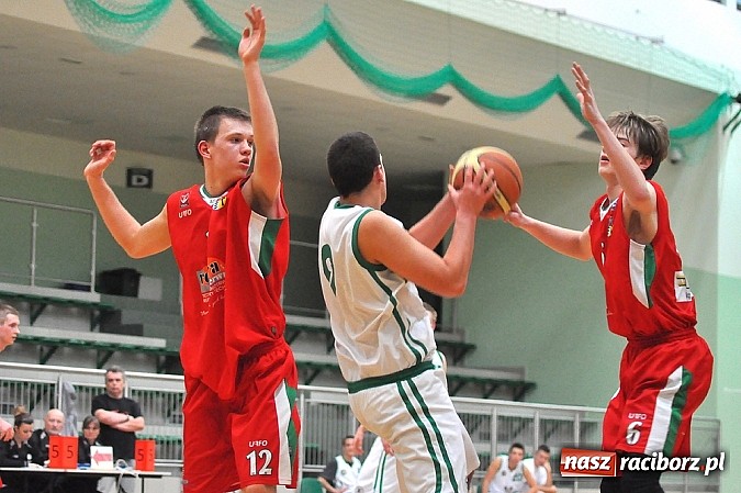 Zdjęcie w galerii na portalu naszraciborz.pl: Raciborscy koszykarze nie dali rady Dąbrowie Górniczej wiadomości z regionu