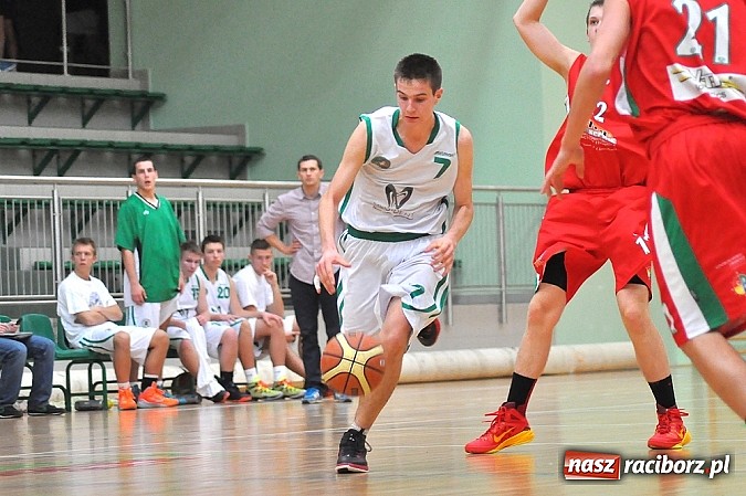 Zdjęcie w galerii na portalu naszraciborz.pl: Raciborscy koszykarze nie dali rady Dąbrowie Górniczej wiadomości z regionu