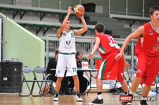 Zdjęcie w galerii na portalu naszraciborz.pl: Raciborscy koszykarze nie dali rady Dąbrowie Górniczej wiadomości z regionu