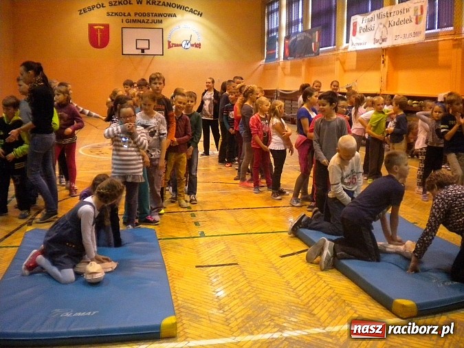 Zdjęcie w galerii na portalu naszraciborz.pl: Uczyli się ratować i bili rekord wiadomości z regionu