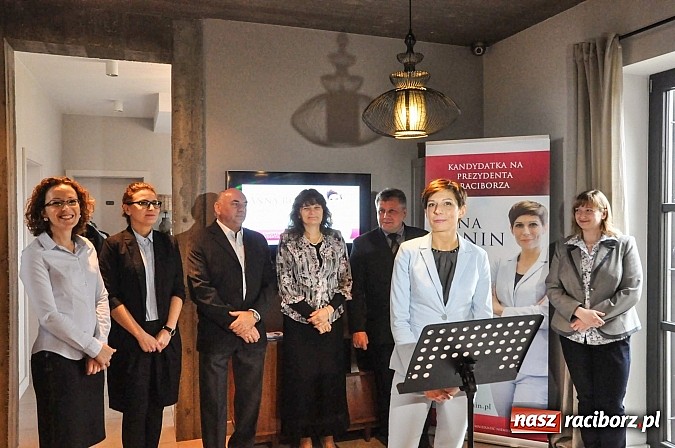 Zdjęcie w galerii na portalu naszraciborz.pl: Anna Ronin oficjalnie ogłosiła swój start w wyborach prezydenckich. Mówiła o układach, szansie dla młodych i BMW wiadomości z regionu