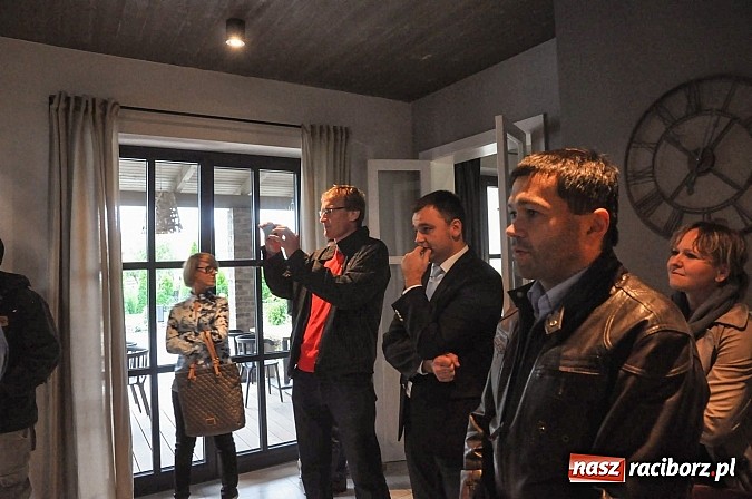 Zdjęcie w galerii na portalu naszraciborz.pl: Anna Ronin oficjalnie ogłosiła swój start w wyborach prezydenckich. Mówiła o układach, szansie dla młodych i BMW wiadomości z regionu