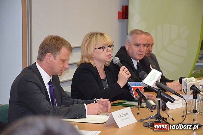 Zdjęcie w galerii na portalu naszraciborz.pl: Nowoczesny radar meteorologiczny powstanie na G&oacute;rze Św. Anny - umowa podpisana wiadomości z regionu