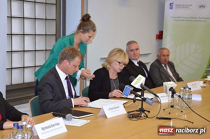 Zdjęcie w galerii na portalu naszraciborz.pl: Nowoczesny radar meteorologiczny powstanie na G&oacute;rze Św. Anny - umowa podpisana wiadomości z regionu