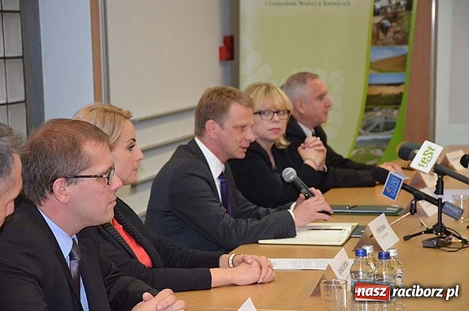 Zdjęcie w galerii na portalu naszraciborz.pl: Nowoczesny radar meteorologiczny powstanie na G&oacute;rze Św. Anny - umowa podpisana wiadomości z regionu