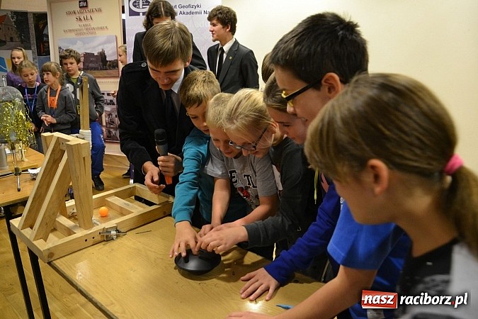 Zdjęcie w galerii na portalu naszraciborz.pl: VII Raciborskie Dni Nauki i Techniki - dzień drugi wiadomości z regionu