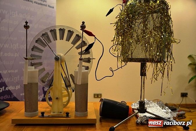 Zdjęcie w galerii na portalu naszraciborz.pl: VII Raciborskie Dni Nauki i Techniki - dzień drugi wiadomości z regionu