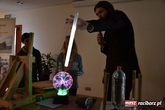 Zdjęcie w galerii na portalu naszraciborz.pl: VII Raciborskie Dni Nauki i Techniki - dzień drugi wiadomości z regionu