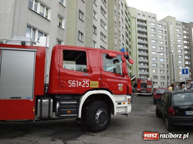 Zdjęcie w galerii na portalu naszraciborz.pl: STRAŻACY uratowali kobietę na Katowickiej wiadomości z regionu