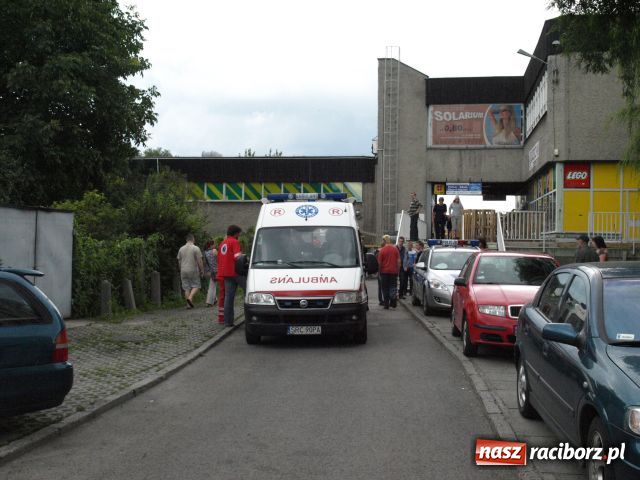 Zdjęcie w galerii na portalu naszraciborz.pl: STRAŻACY uratowali kobietę na Katowickiej wiadomości z regionu