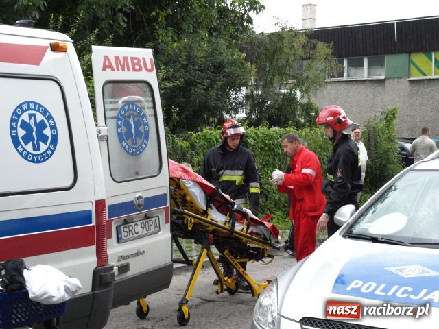 Zdjęcie w galerii na portalu naszraciborz.pl: STRAŻACY uratowali kobietę na Katowickiej wiadomości z regionu