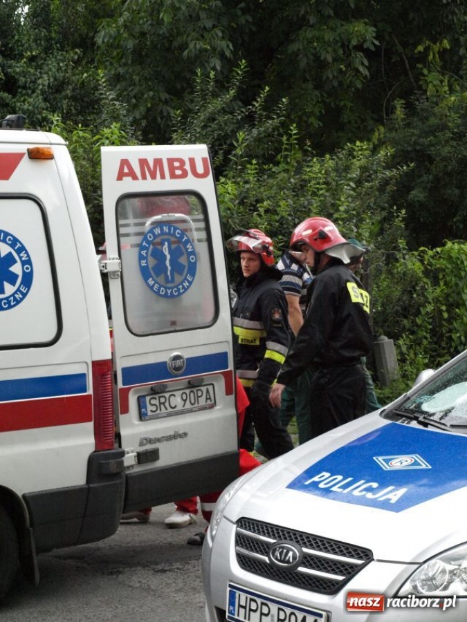 Zdjęcie w galerii na portalu naszraciborz.pl: STRAŻACY uratowali kobietę na Katowickiej wiadomości z regionu