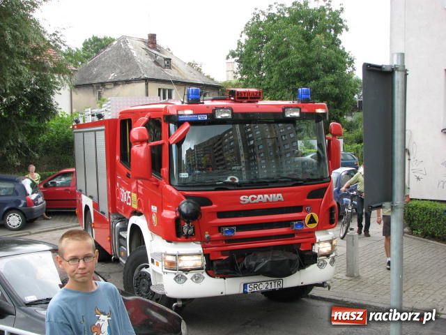 Zdjęcie w galerii na portalu naszraciborz.pl: STRAŻACY uratowali kobietę na Katowickiej wiadomości z regionu