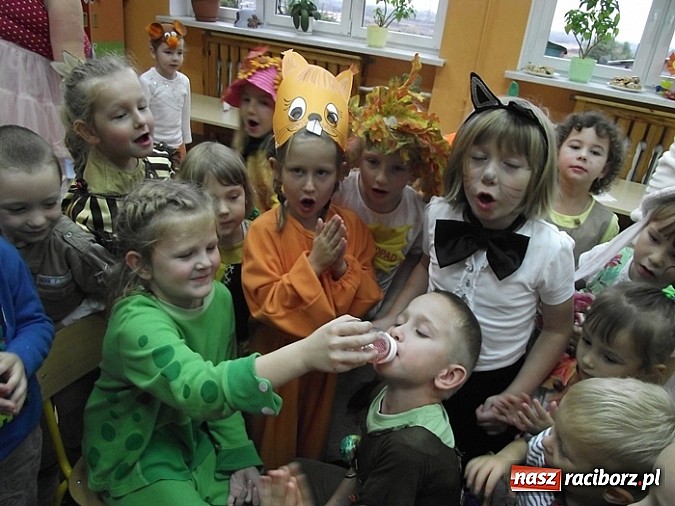 Zdjęcie w galerii na portalu naszraciborz.pl: Przedszkolaki z Brzezia: na opady mamy rady  wiadomości z regionu