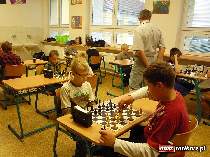 Zdjęcie w galerii na portalu naszraciborz.pl: Młodzi szachiści z Tworkowa na turnieju w Czechach wiadomości z regionu