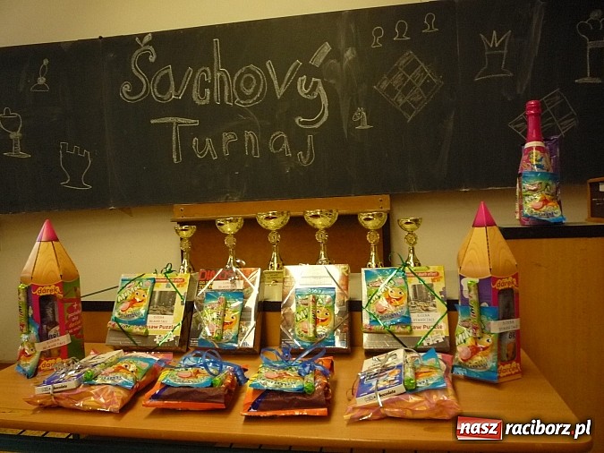Zdjęcie w galerii na portalu naszraciborz.pl: Młodzi szachiści z Tworkowa na turnieju w Czechach wiadomości z regionu