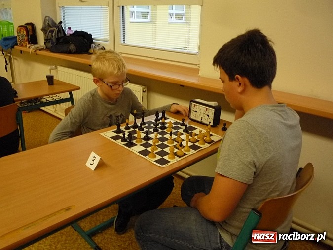 Zdjęcie w galerii na portalu naszraciborz.pl: Młodzi szachiści z Tworkowa na turnieju w Czechach wiadomości z regionu