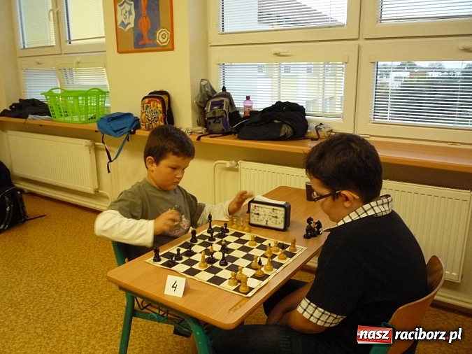 Zdjęcie w galerii na portalu naszraciborz.pl: Młodzi szachiści z Tworkowa na turnieju w Czechach wiadomości z regionu