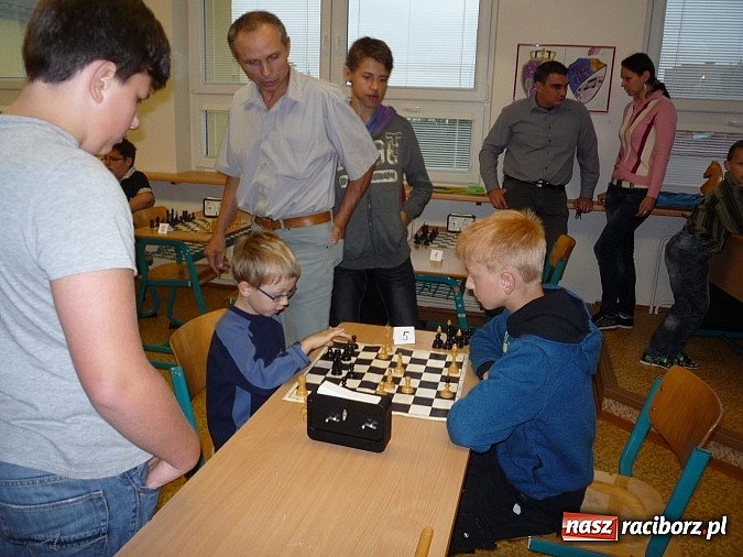 Zdjęcie w galerii na portalu naszraciborz.pl: Młodzi szachiści z Tworkowa na turnieju w Czechach wiadomości z regionu