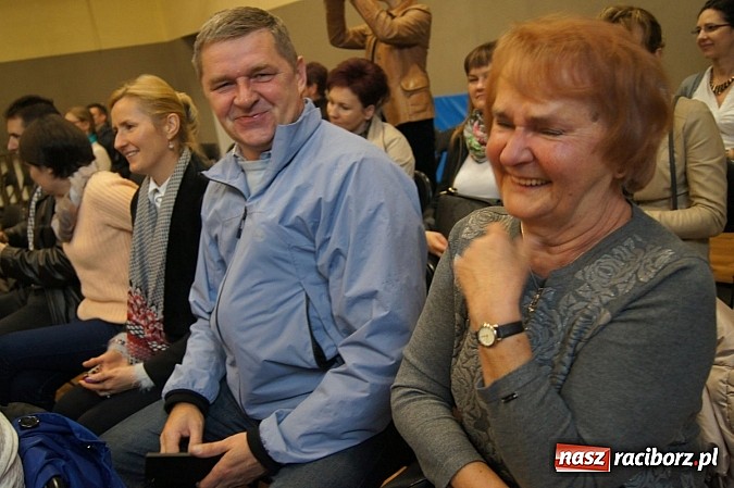 Zdjęcie w galerii na portalu naszraciborz.pl: Pierwszaki z Górek Śl. oficjalnie uczniami wiadomości z regionu