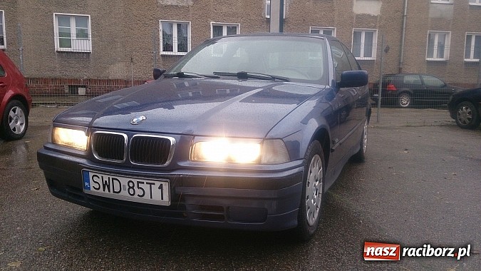 Zdjęcie w galerii na portalu naszraciborz.pl: Nowoczesny komis samochodowy i agencja reklamowa wiadomości z regionu